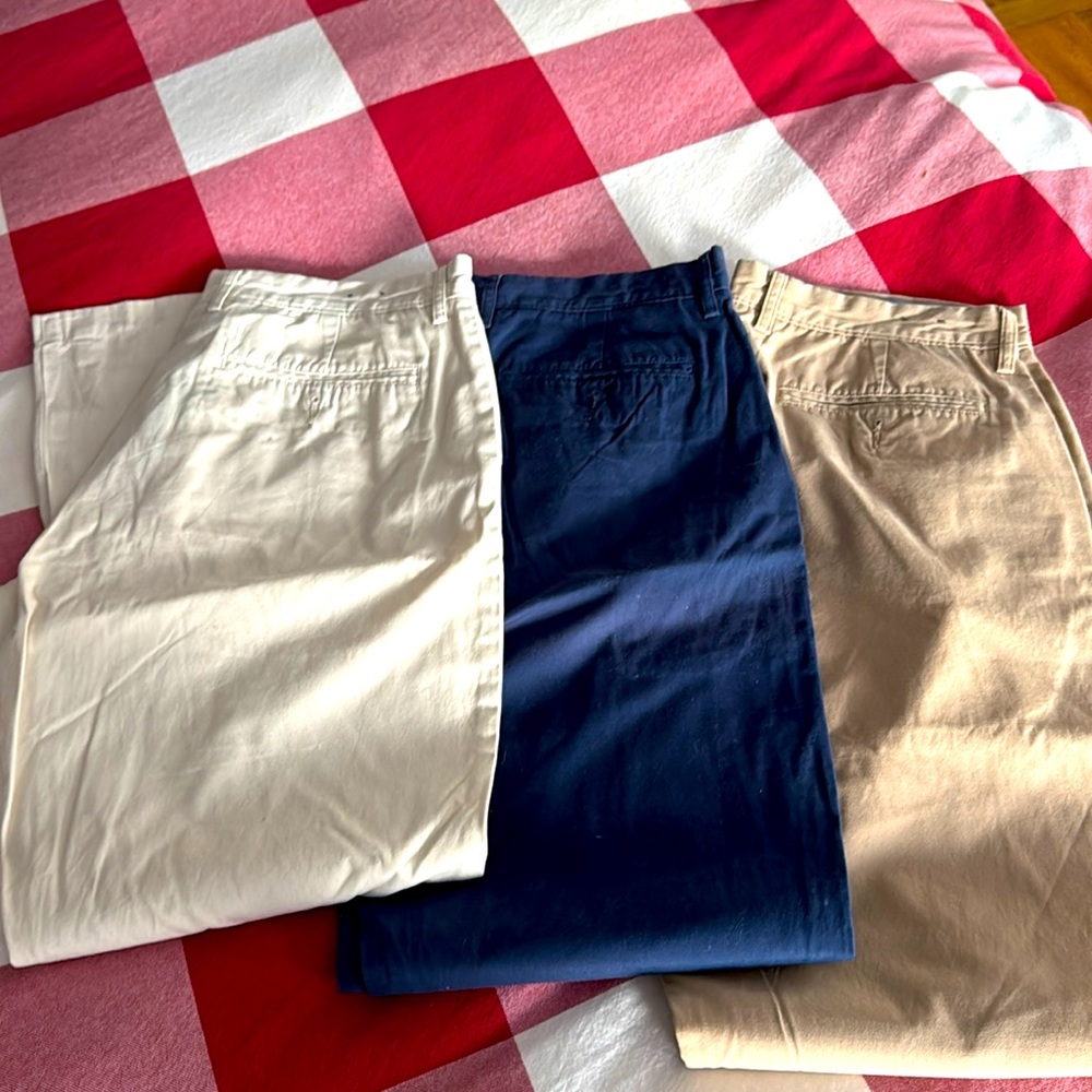 GUC men’s JCREW Sutton fit khakis size 32x30- light, navy and dark khaki colors